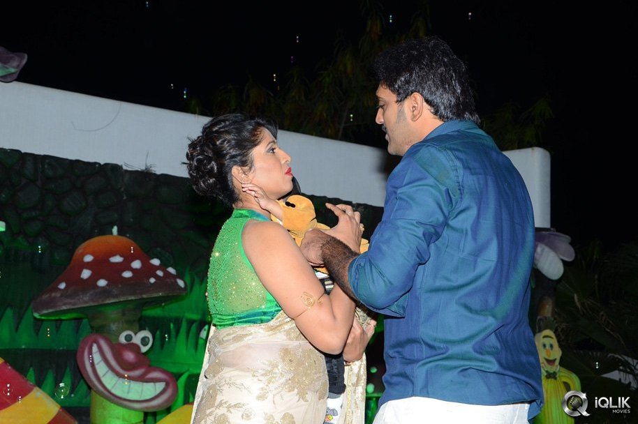 Ajay-Son-Dheeran-1st-Birthday-Celebrations-2014